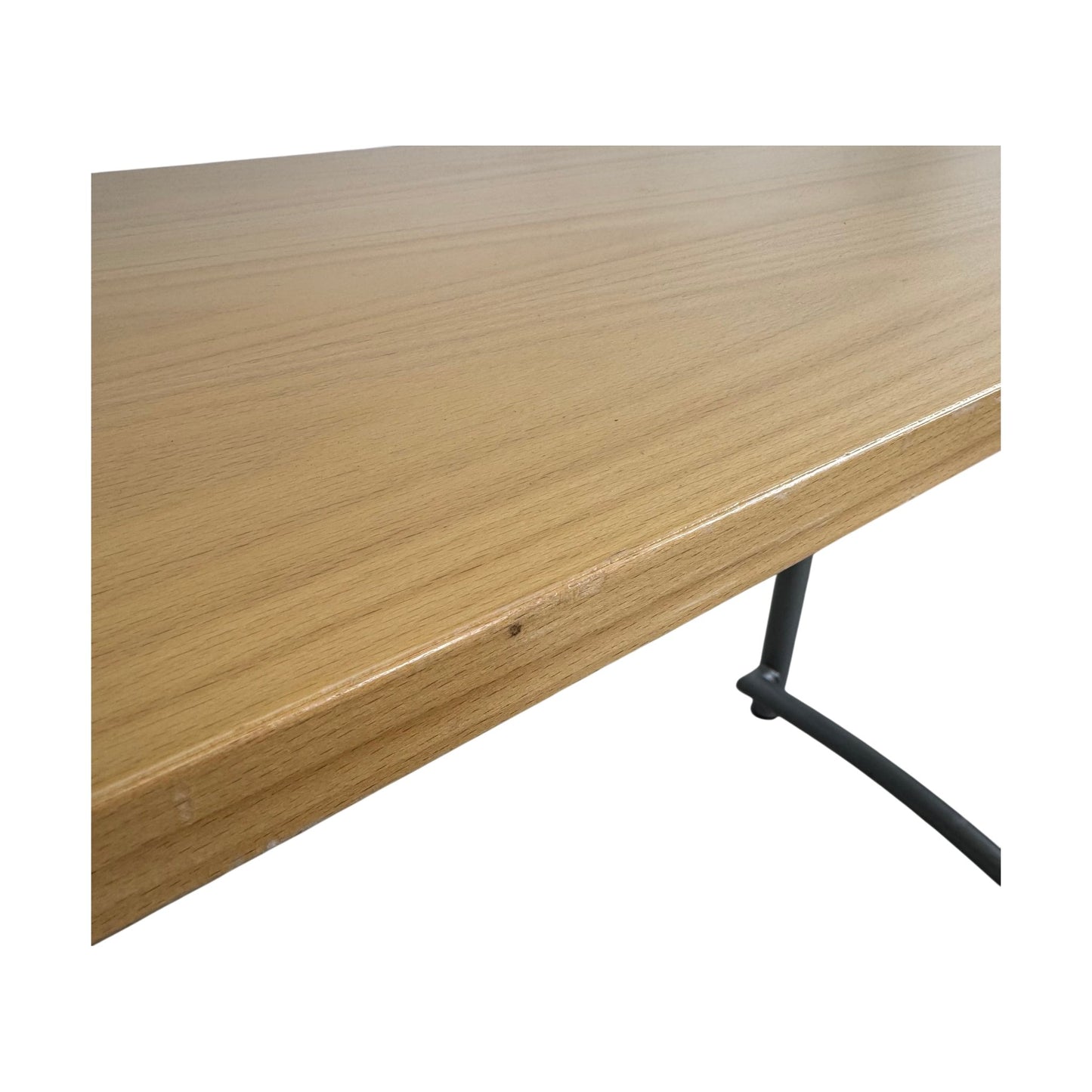 EFG skrivebord, praktisk for fleksible løsninger, 140cm