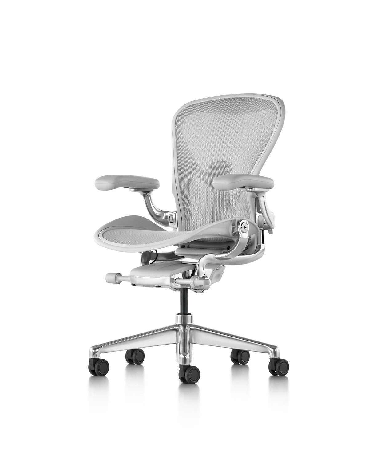 Aeron Remastered kontorstol fra Herman Miller, Mineral satin aluminium – str. C