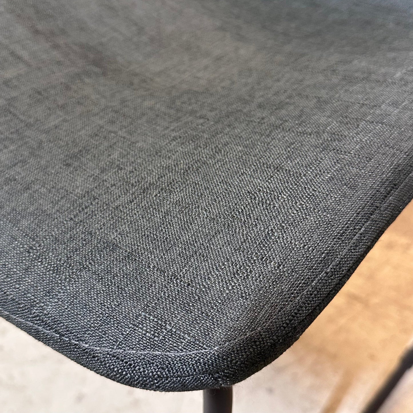 Møtestol i grå/grønn