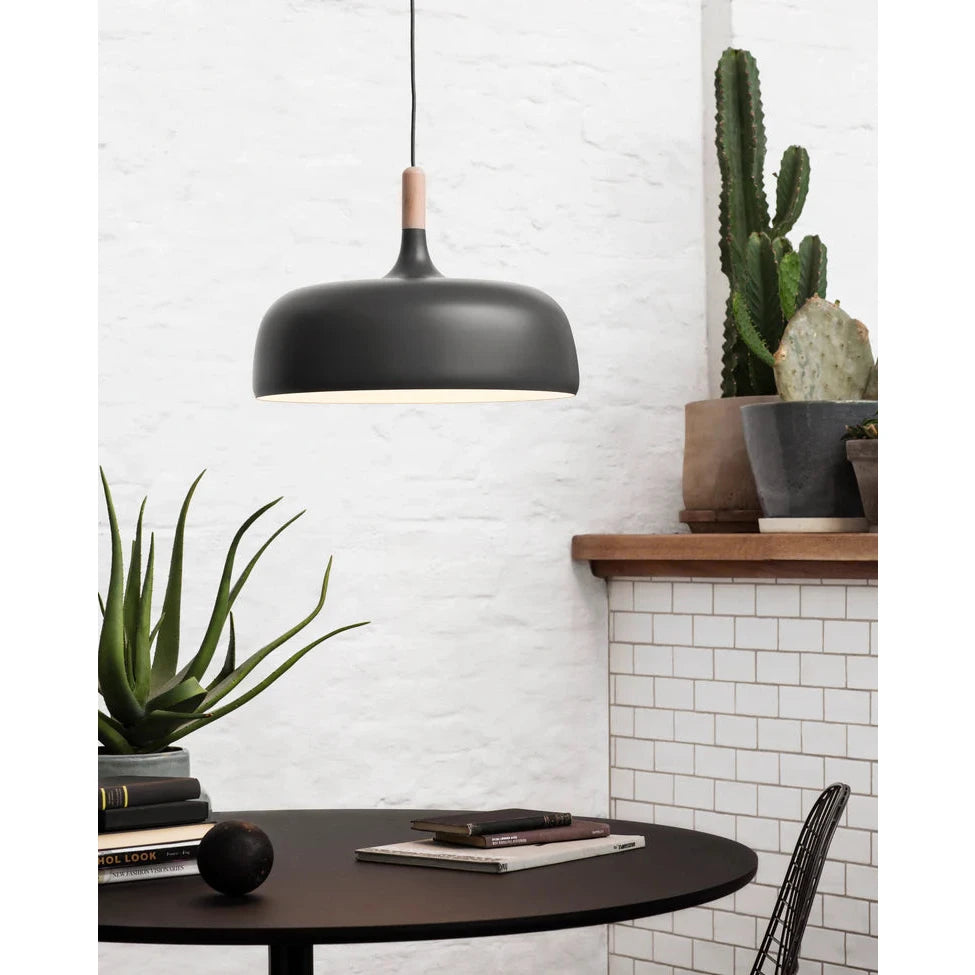 Acorn pendellampe fra Northern, grå