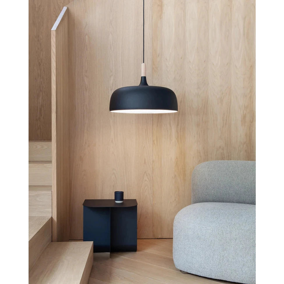 Acorn pendellampe fra Northern, svart