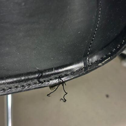 Catifa 53 spisestol i sort skinn