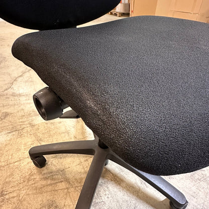 Ikon kontorstol fra Savo, sort stoff