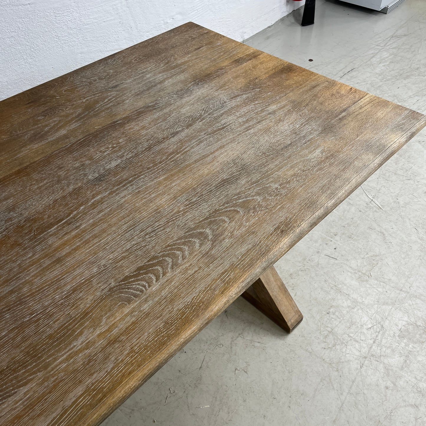 Retro spisebord i naturlig tre