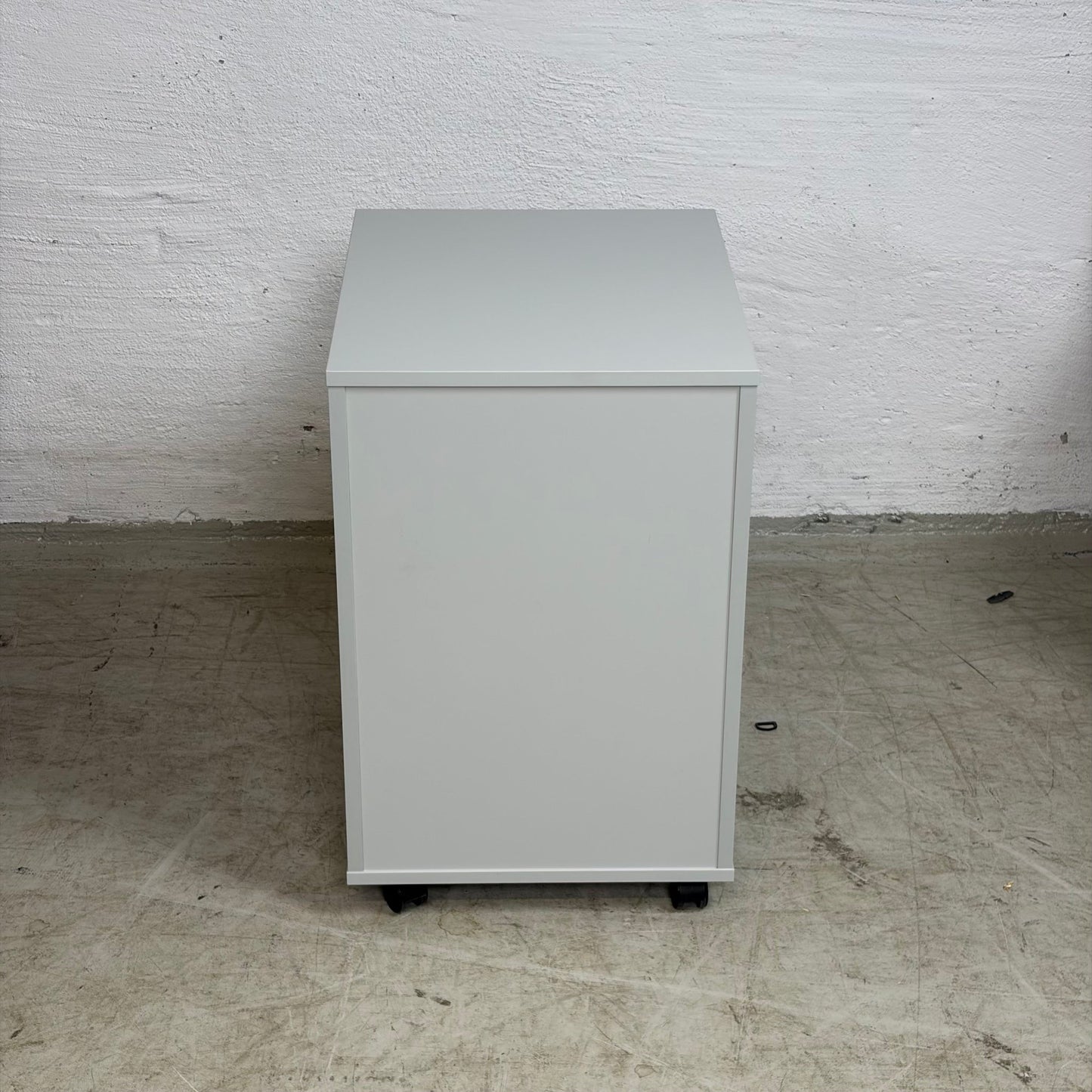 (41x50x64) Degvold skap i hvit