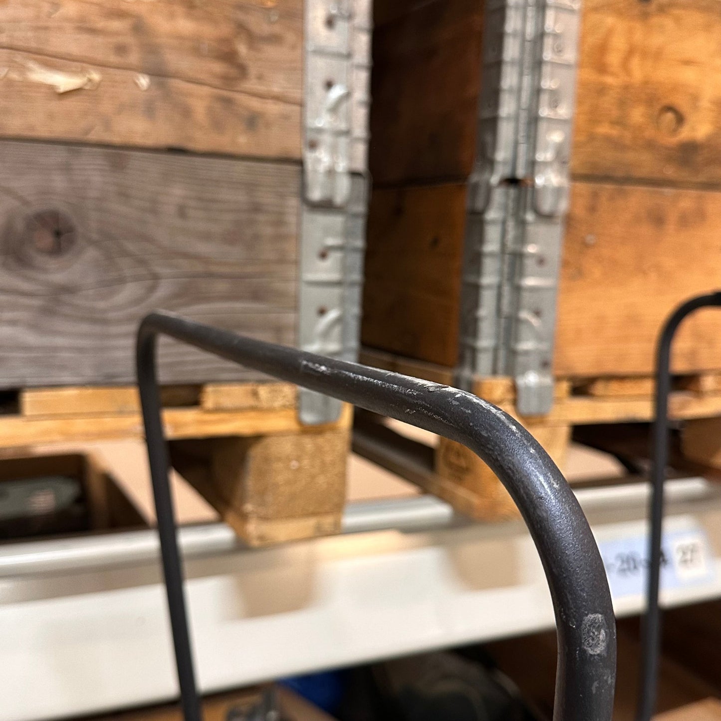 Møtestol i grå/grønn