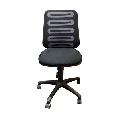 Kontorstol fra Staples, sort