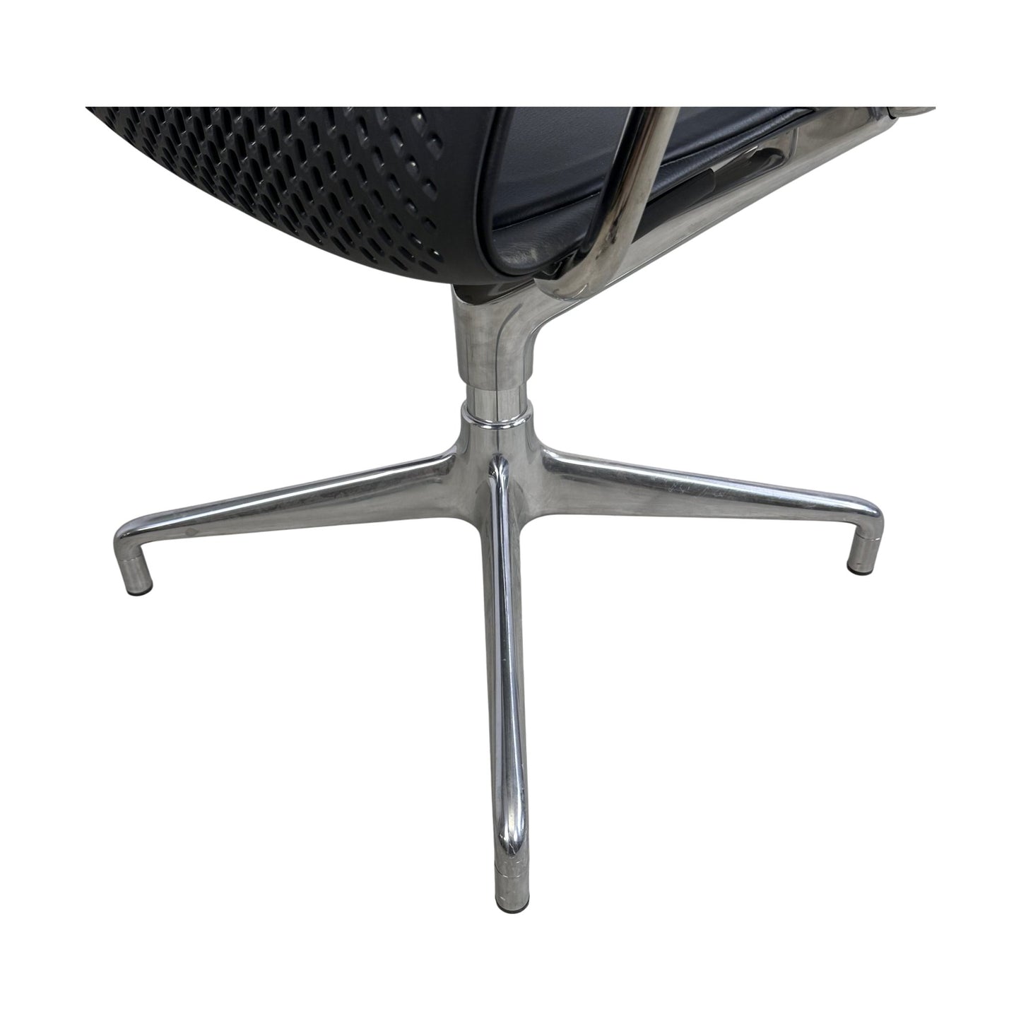 Keyn møteromsstol fra Herman Miller, sort skinn