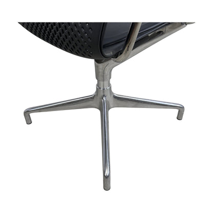 Keyn møteromsstol fra Herman Miller, sort skinn