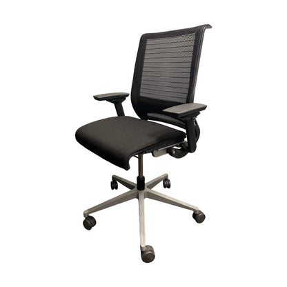Think kontorstol fra Steelcase, svart