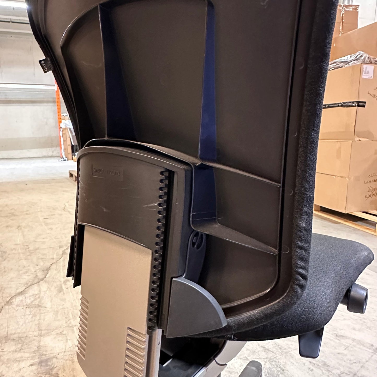 Ikon kontorstol fra Savo, sort stoff