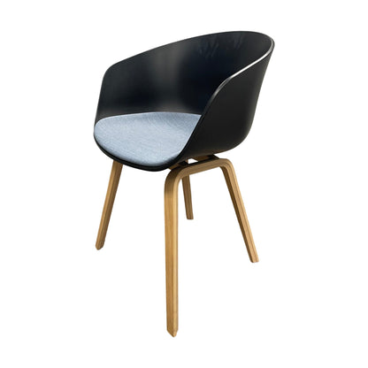 Spisestol fra HAY AAC 22, blå