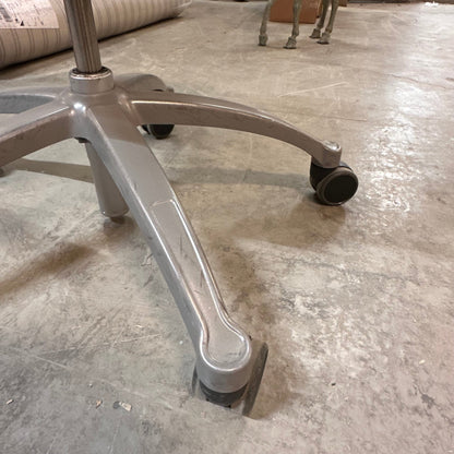 400 kontorstol fra RH Logic, svart