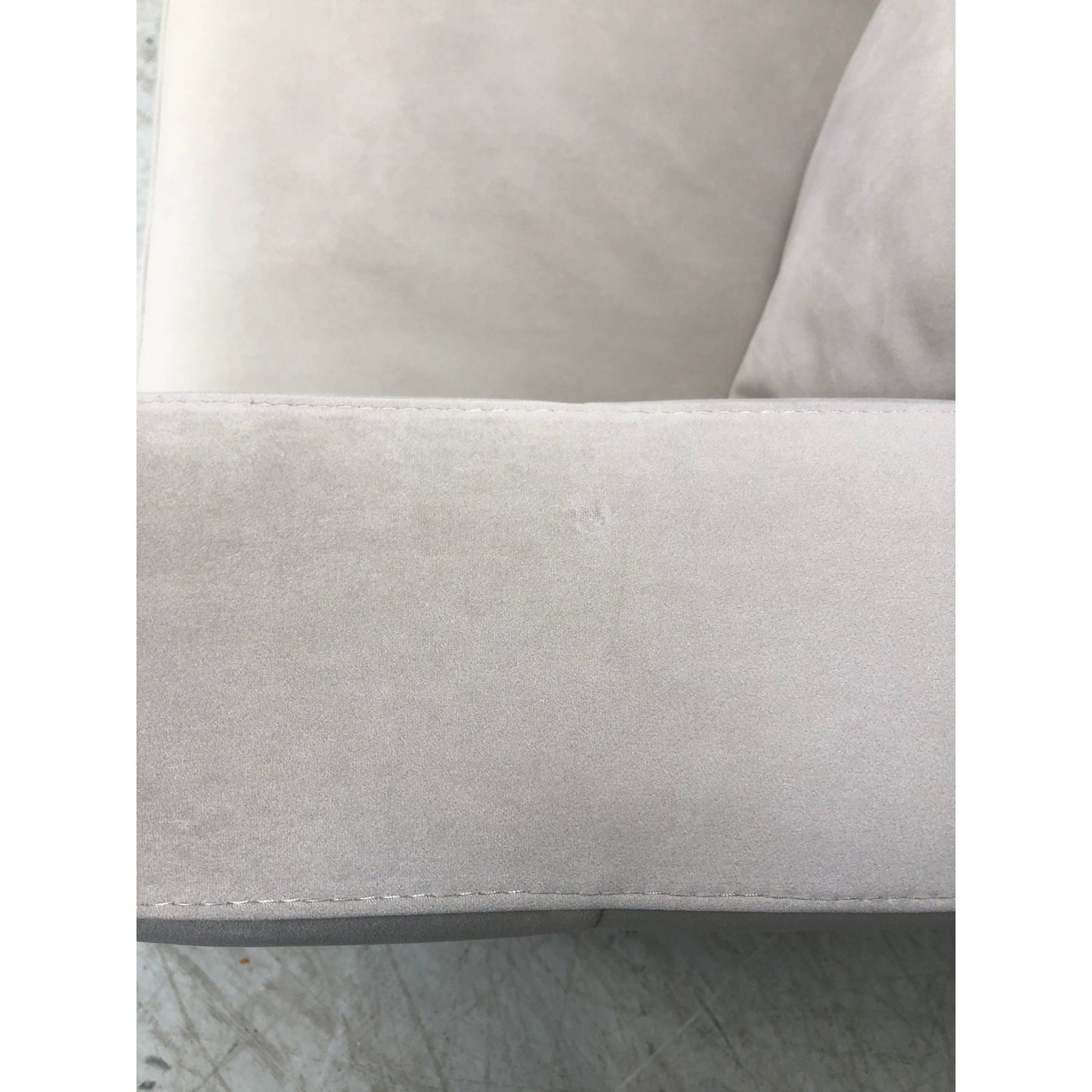 Boston 2-seter sofa fra A-Møbler, beige velour