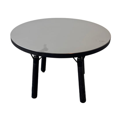 Sidebord i sort treverk, 60x42 cm