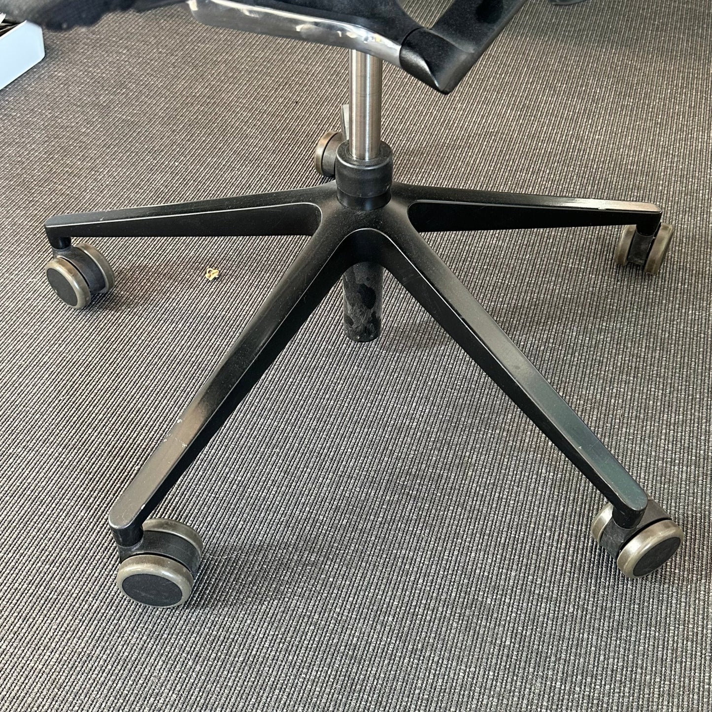 Sitag Ego kontorstol med ergonomisk rygg og nakkestøtte