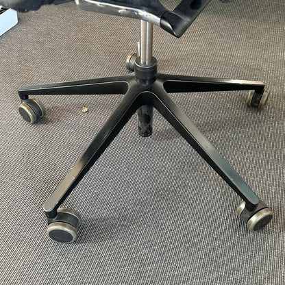 Sitag Ego kontorstol med ergonomisk rygg og nakkestøtte