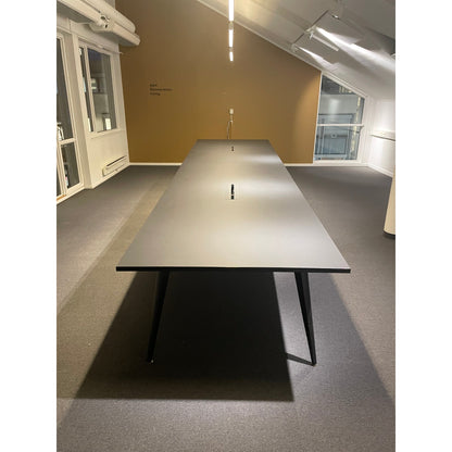 Svart møtebord fra Edsbyn, laminat, 600x150 cm
