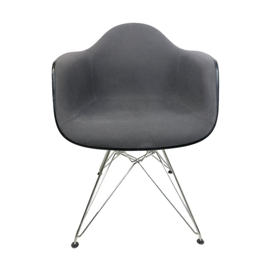 Eames møteromsstol fra Vitra, grått ullstoff