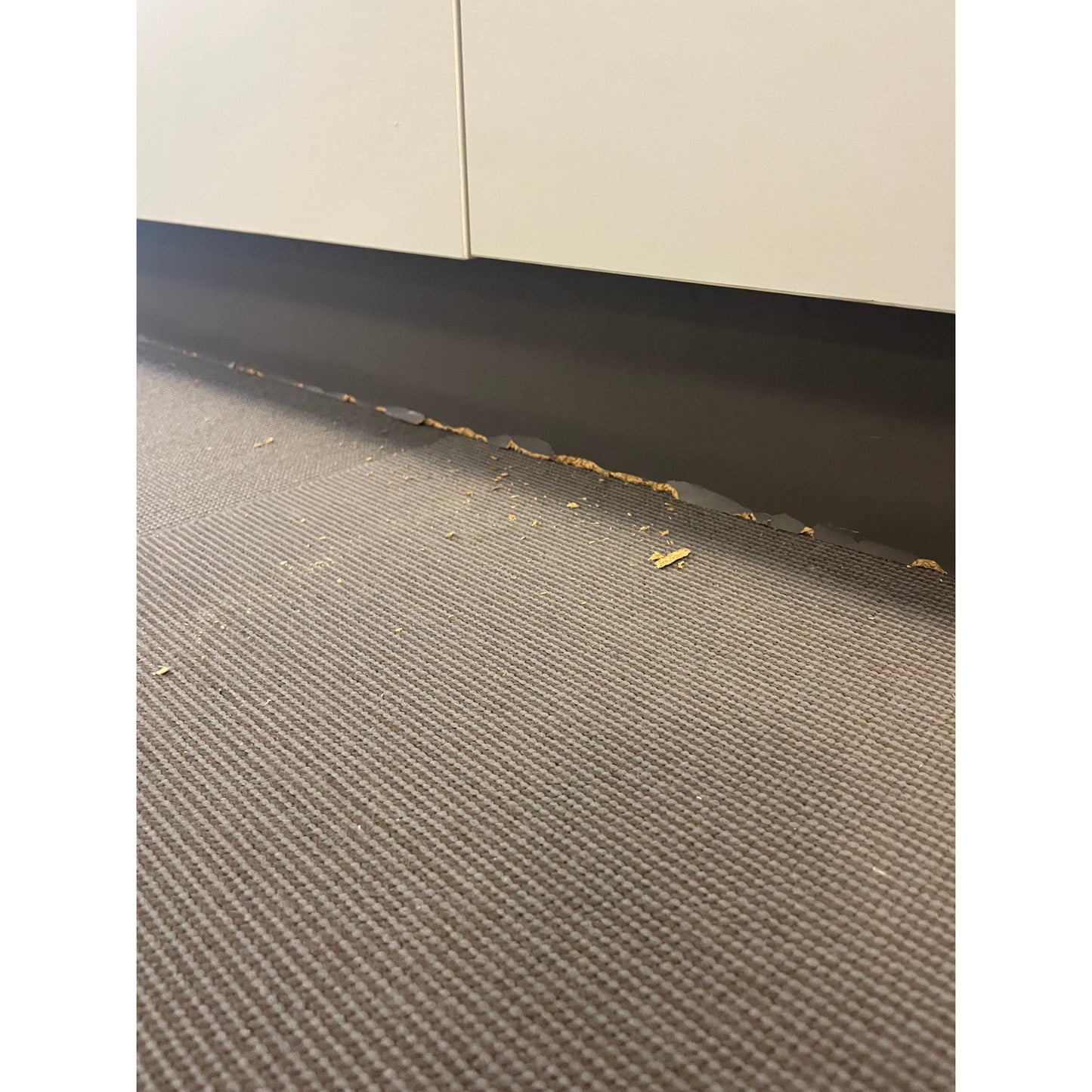 Småroms skap i grå, 111x42x172 cm