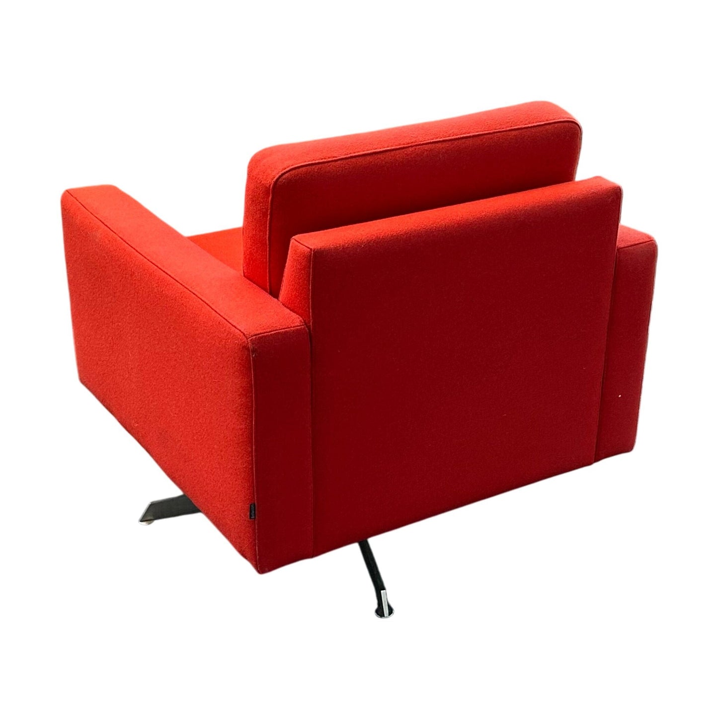 Bolia lenestol i rødt ullstoff