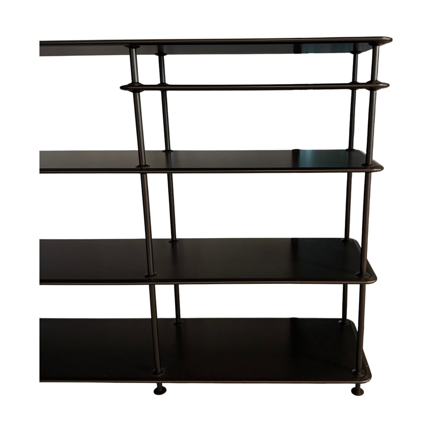 Helsort og praktisk hyllereol