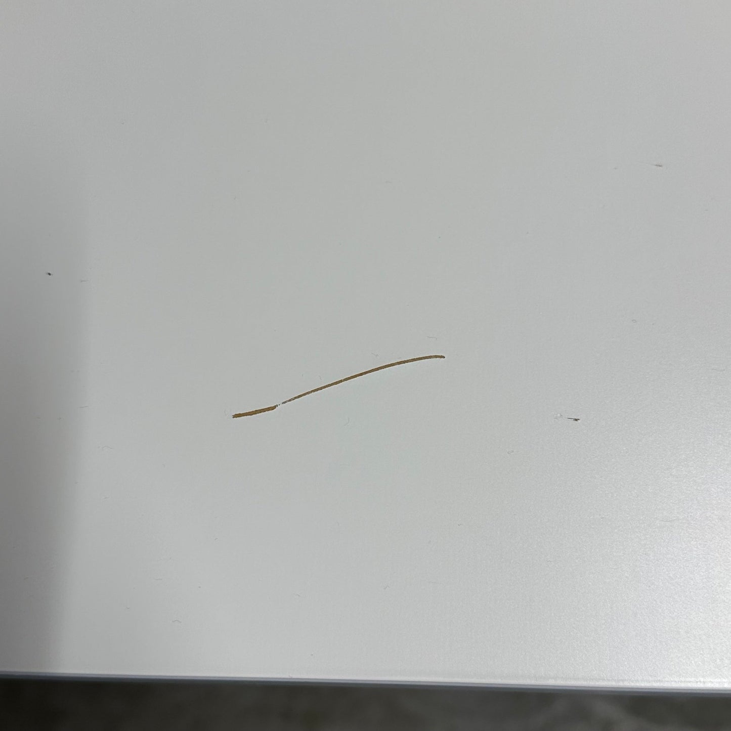 Trotten skrivebord fra IKEA, hvit laminat, 120x70 cm