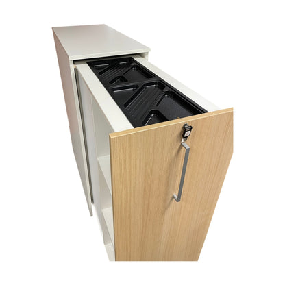 Tårnskap fra Aarsland, dobbel åpning, trefarget