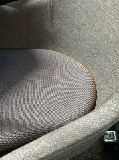 About A Lounge lenestol fra HAY