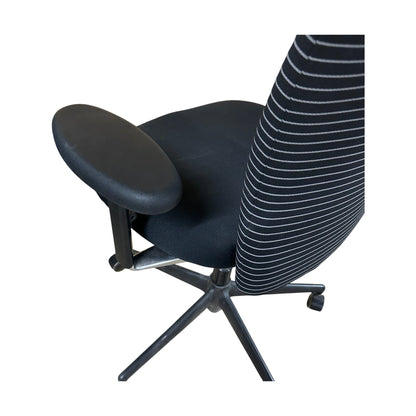 Vitra kontorstol T-Chair, svart med stripet rygg