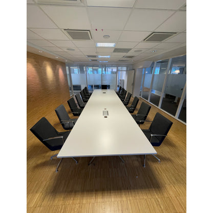 Møtebord fra EFG, lys grått laminat, 550x140 cm