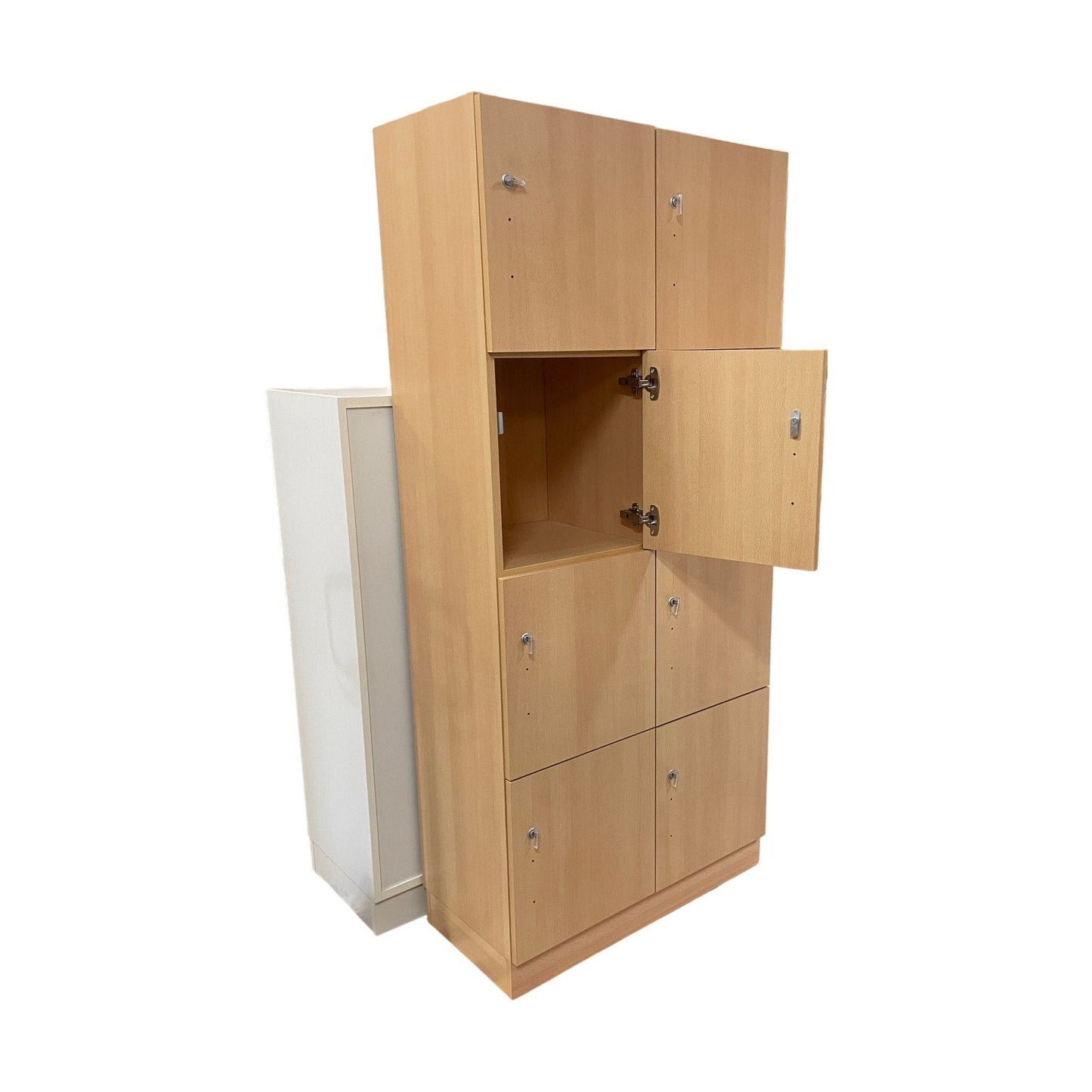 Småromsskap fra Svenheim i bøk