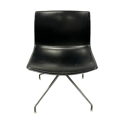 Catifa 53 spisestol i sort skinn