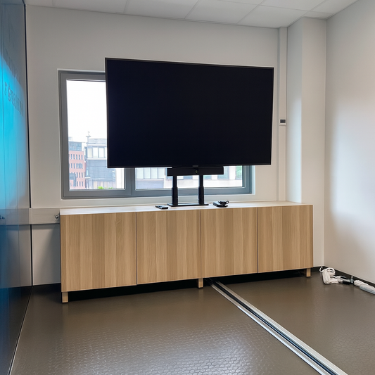 Konferanseseksjon med TV, kamera og lydanlegg, fra Phillips/IKEA/YeaLink