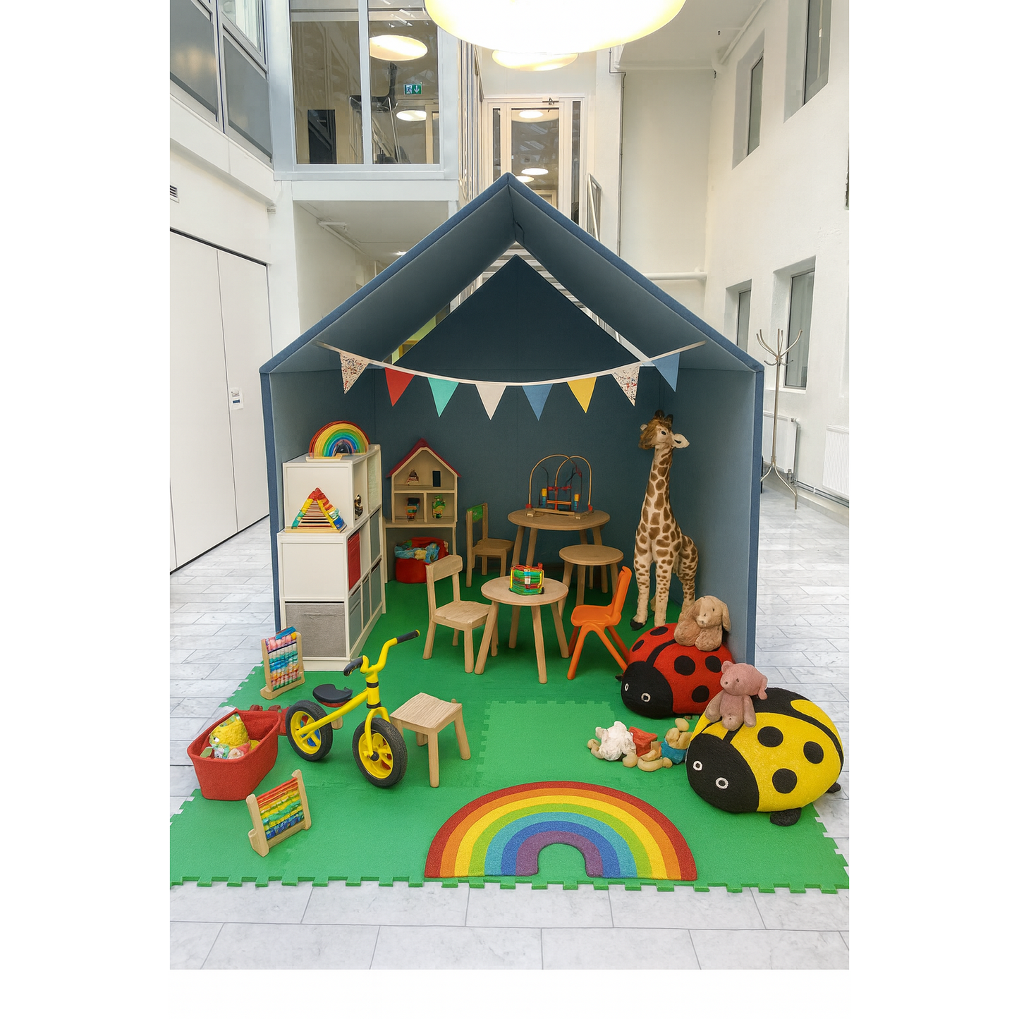 Samtalerom, trukket i ull fra Gøtessons The Hut