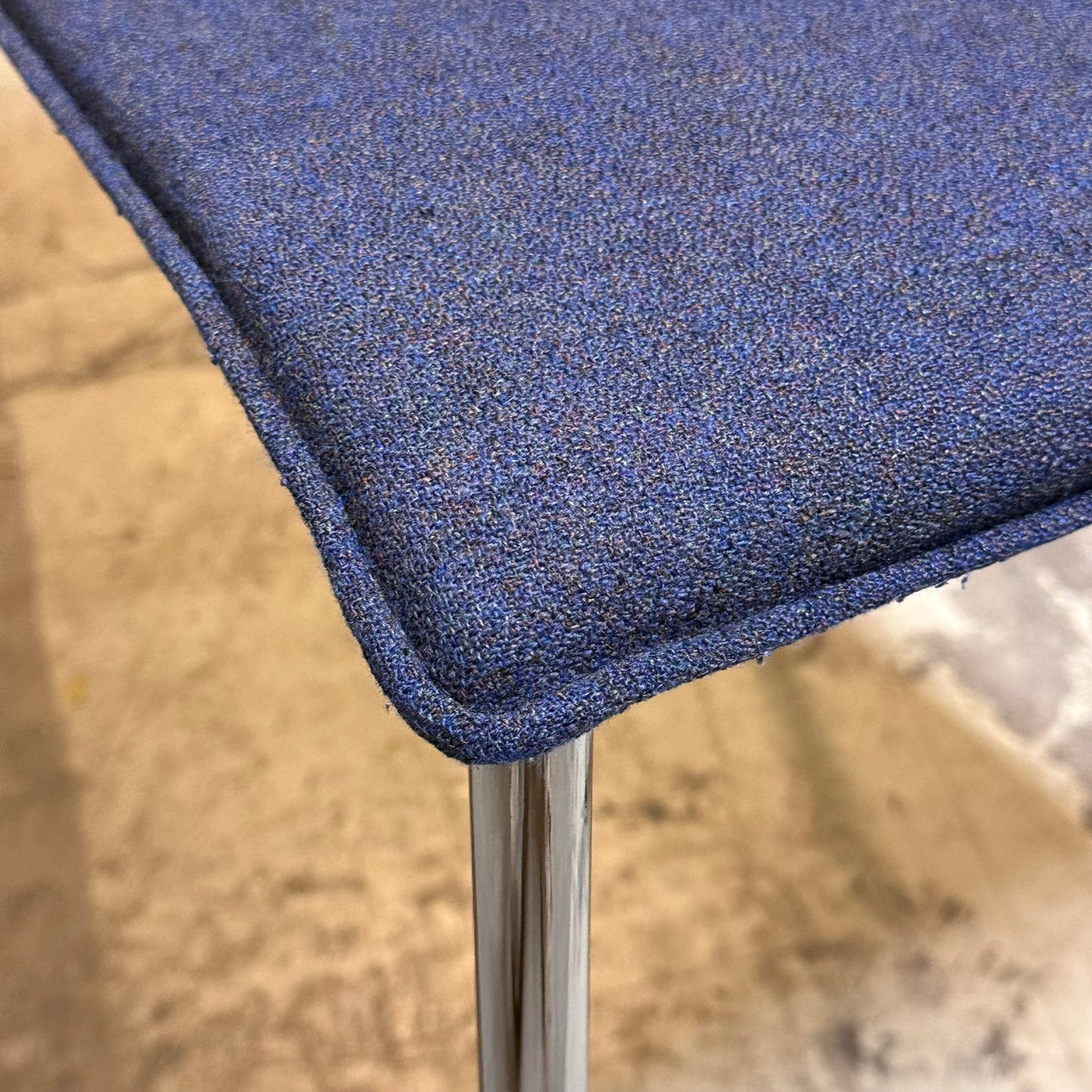 Møteromsstol fra ForaForm, blå