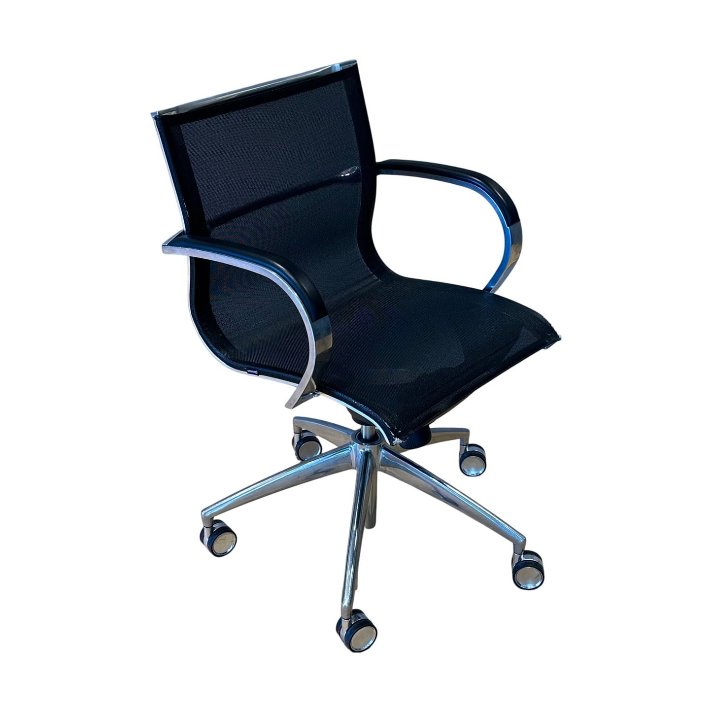 Emmegi møteromsstol i mesh