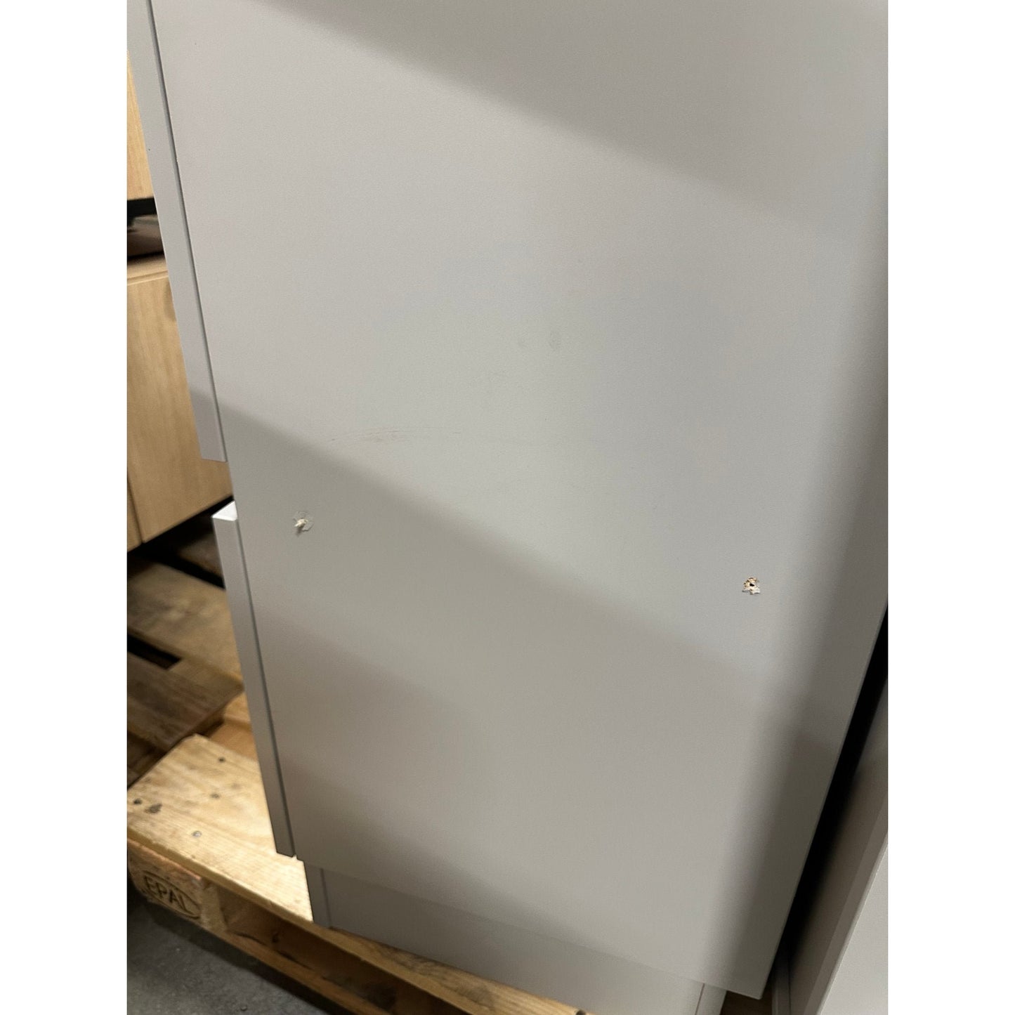 Postsorteringshylle QBUS, 8 rom, sokkel, H1636 B800 D420 mm, lys grå