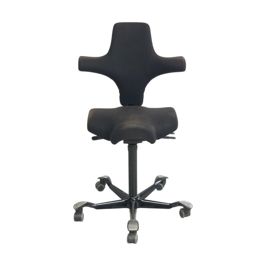 Håg Capisco i sort, med sadelsete