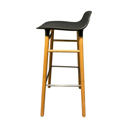 Form barstol fra Normann Copenhagen, svart, 75 cm