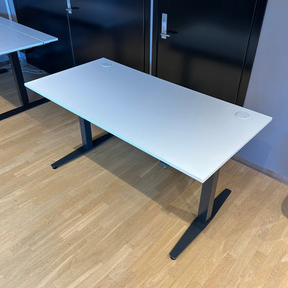 Elektrisk hev/senk skrivebord, hvit laminat, 160x80 cm