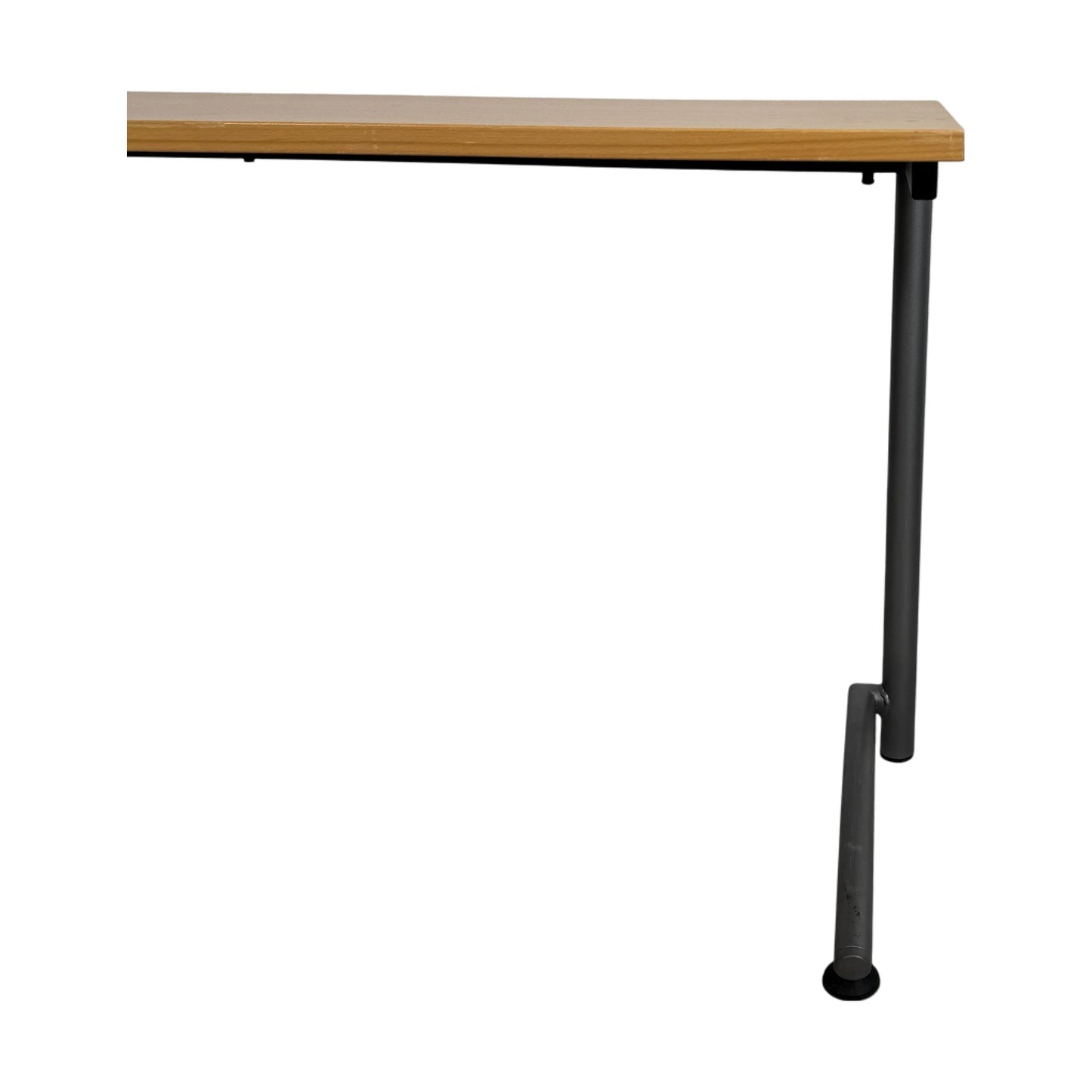 EFG skrivebord, praktisk for fleksible løsninger, 140cm