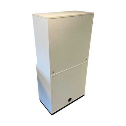 Hylle fra IKEA, hvit, med rullegardin