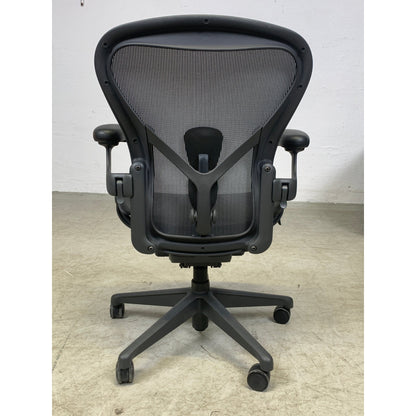 Aeron fra Herman Miller i Graphite, type B