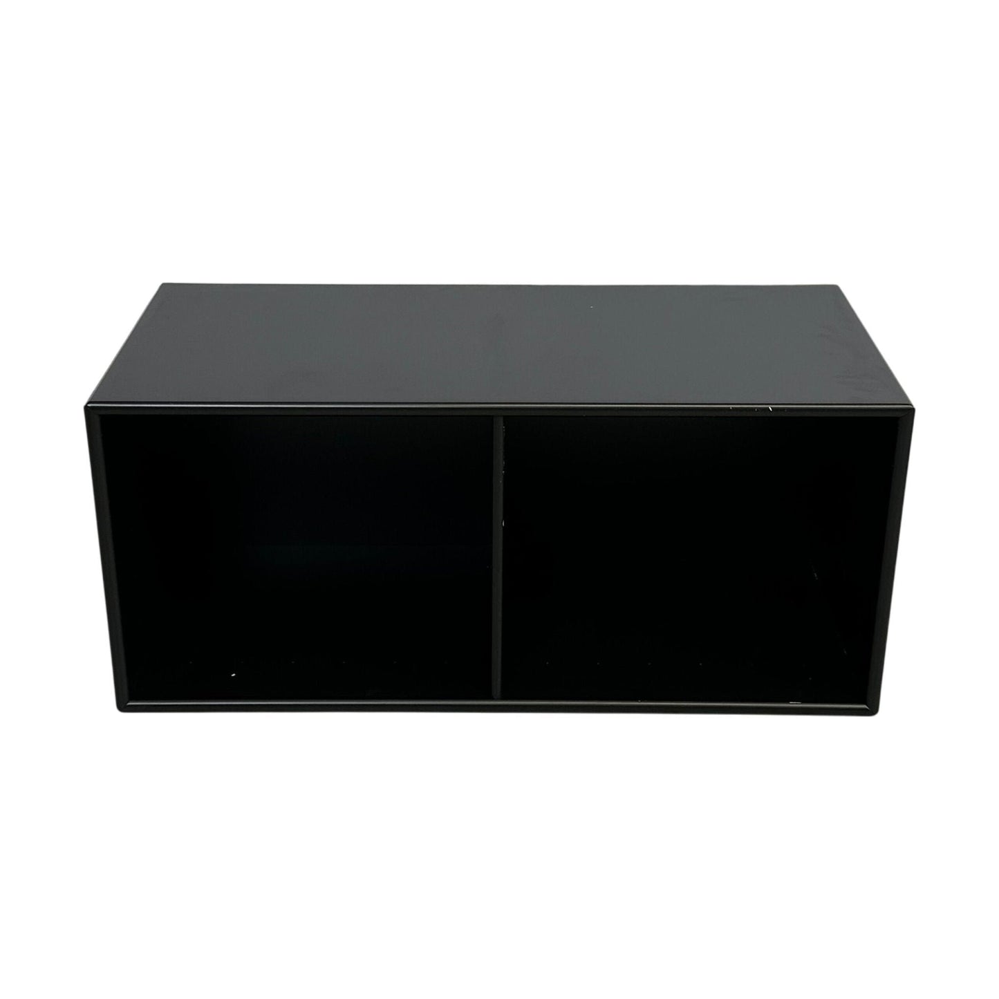 Hylleseksjon fra Montana, svart