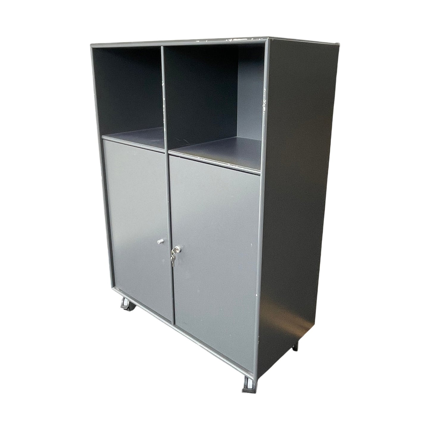 Montana skap, mørk grå, låsbare med hjul