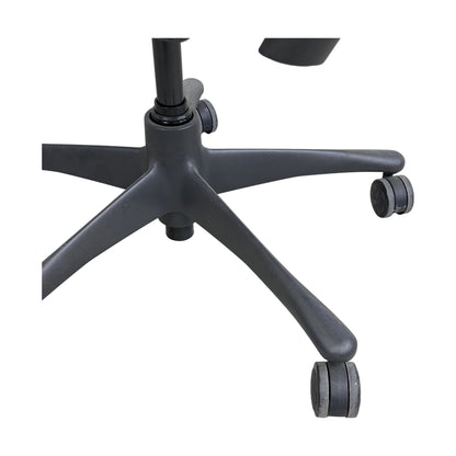 Embody kontorstol fra Herman Miller, sort