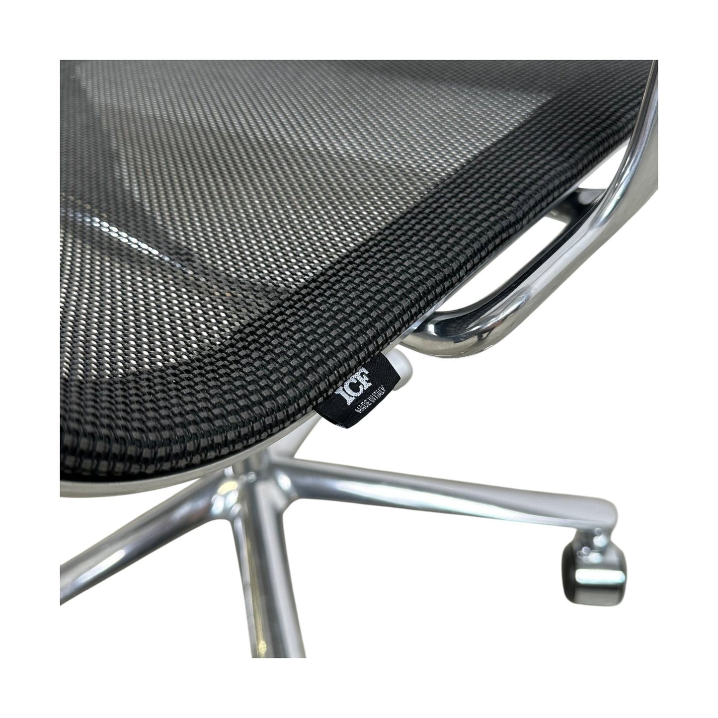 Una Chair konferansestol fra ICF i mesh