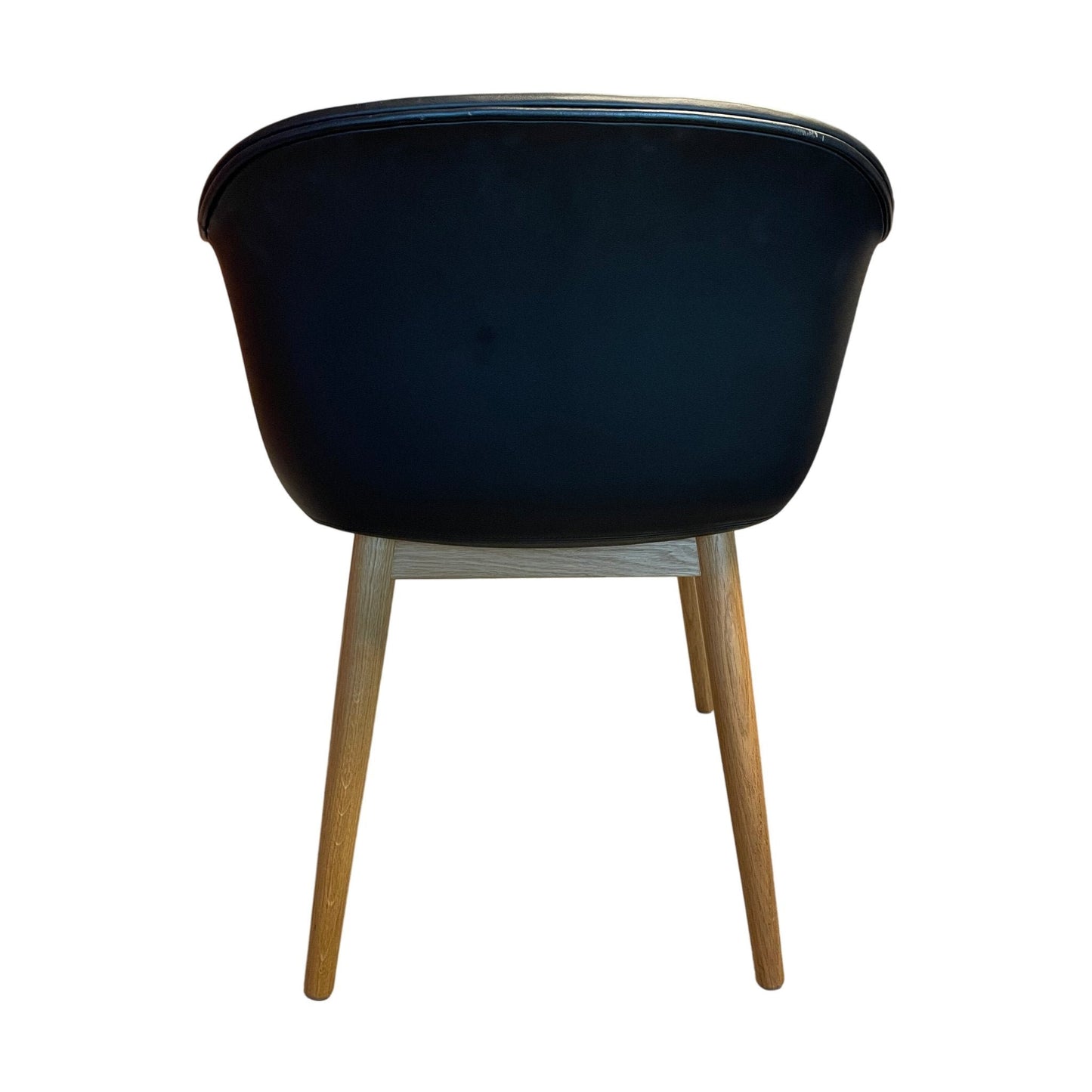 Skinn loungestol med treben, svart