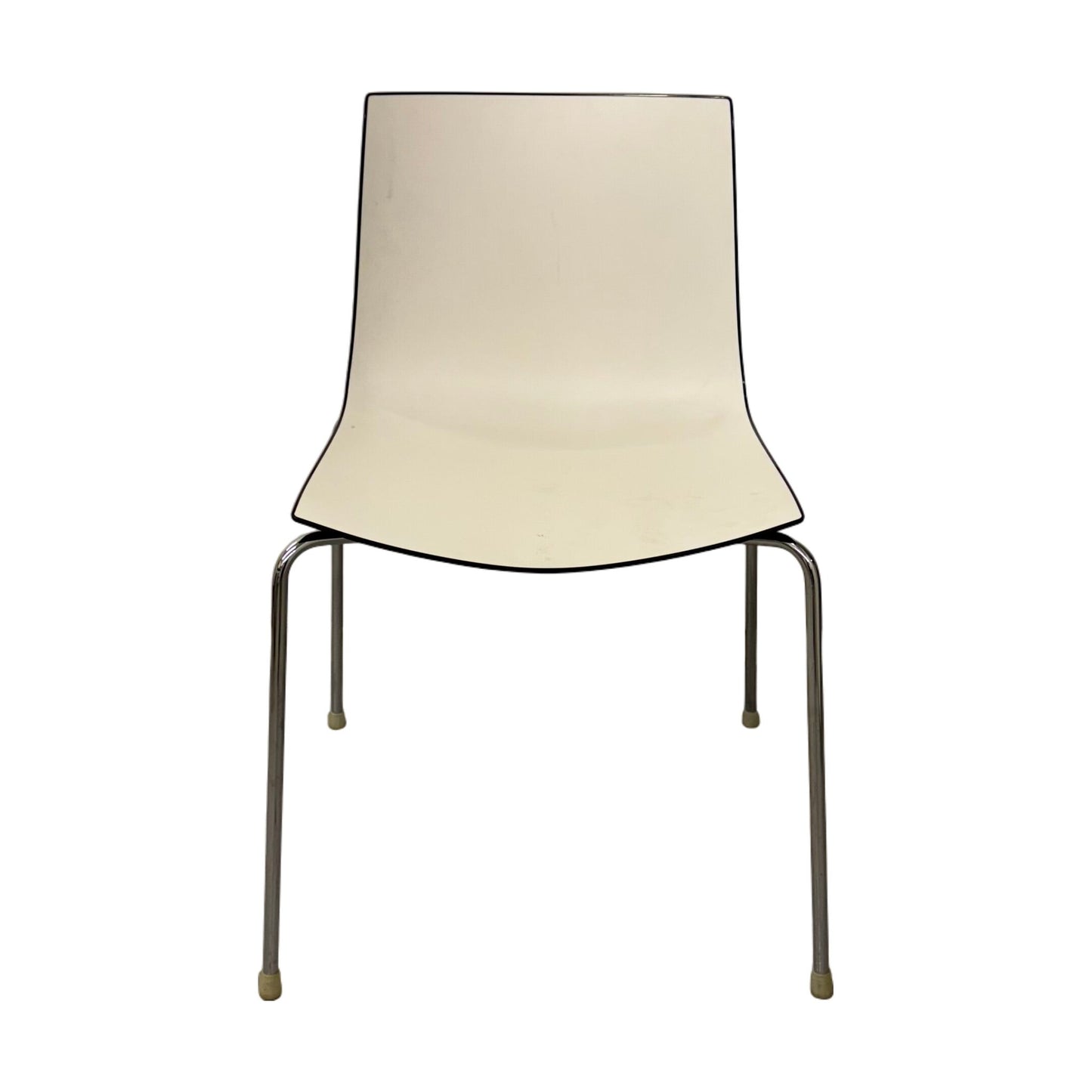 Arper Catifa 46 møteromsstol, hvit, stabelbar